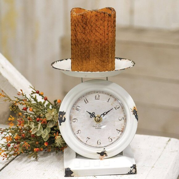Farmhouse small scale clock in distressed white metal - Picture 2 of 3